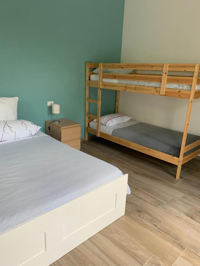 Caroline Home Anzano Del Parco Екстериор снимка