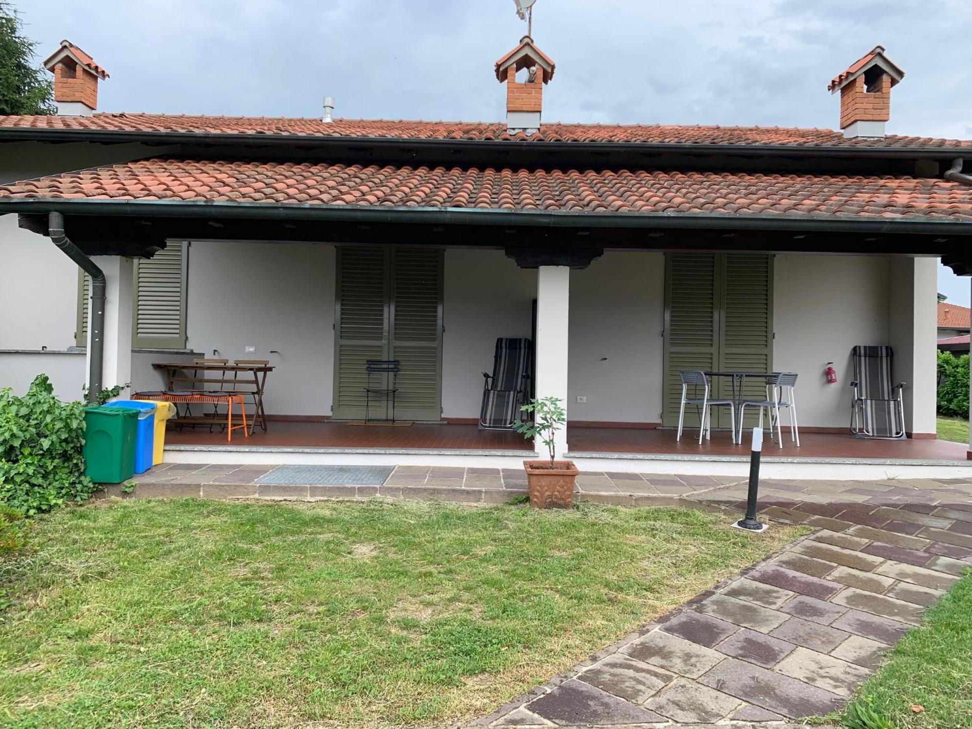 Caroline Home Anzano Del Parco Екстериор снимка