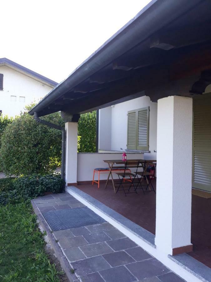 Caroline Home Anzano Del Parco Екстериор снимка