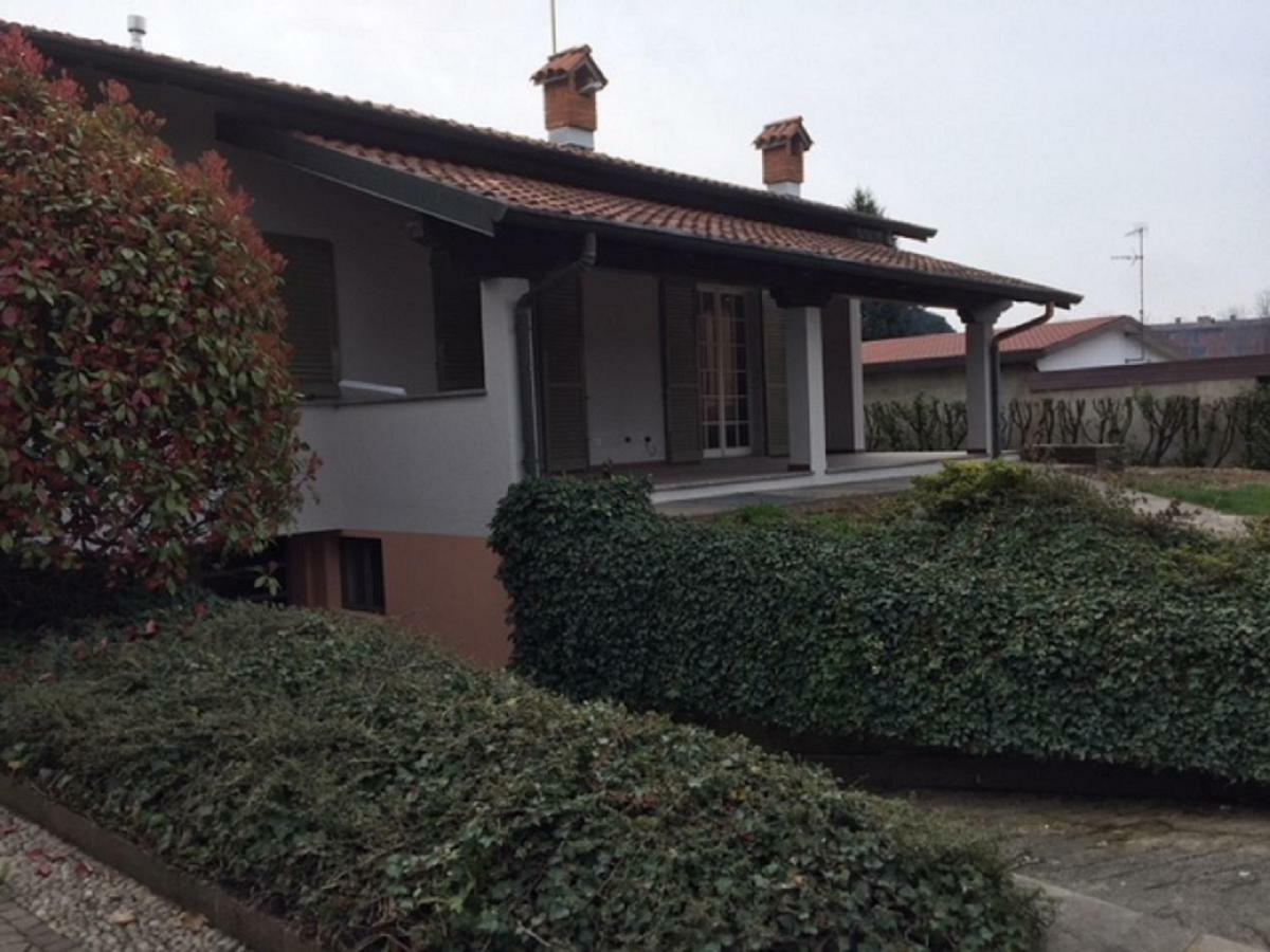 Caroline Home Anzano Del Parco Екстериор снимка